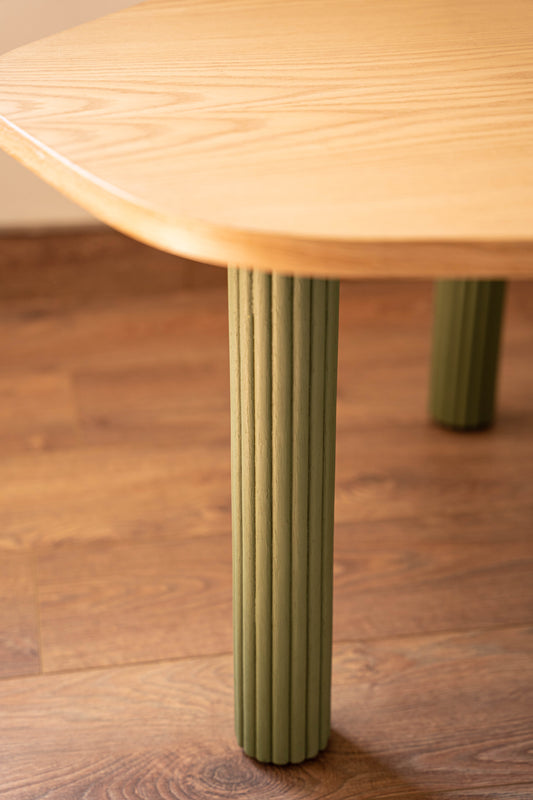 ZEE TABLE