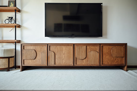 T-R TV CONSOLE