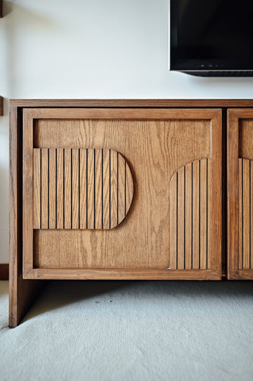 T-R TV CONSOLE