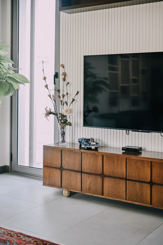 Eton Tv Console