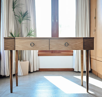 T-R DESK