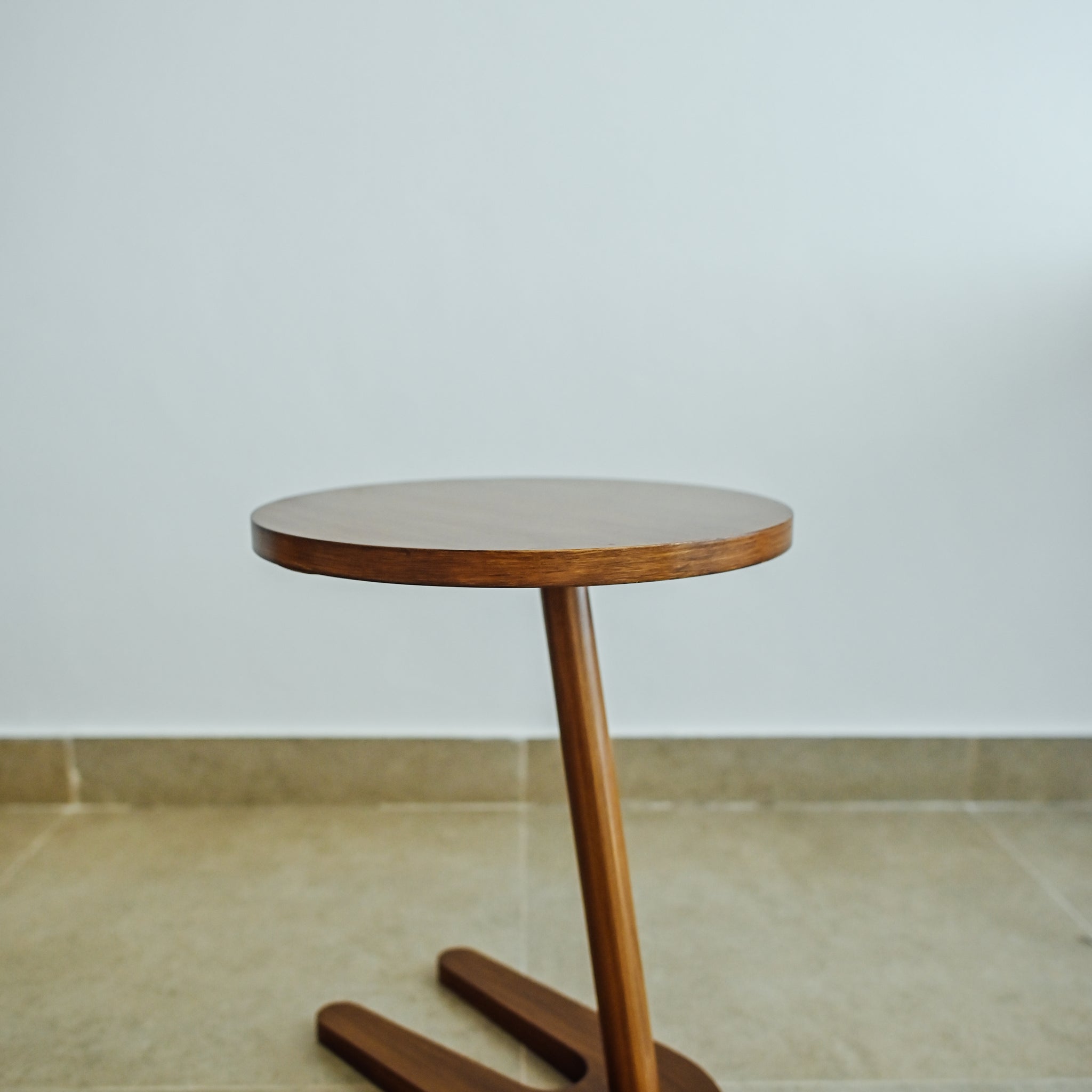 Daffy Side Table (Wood)