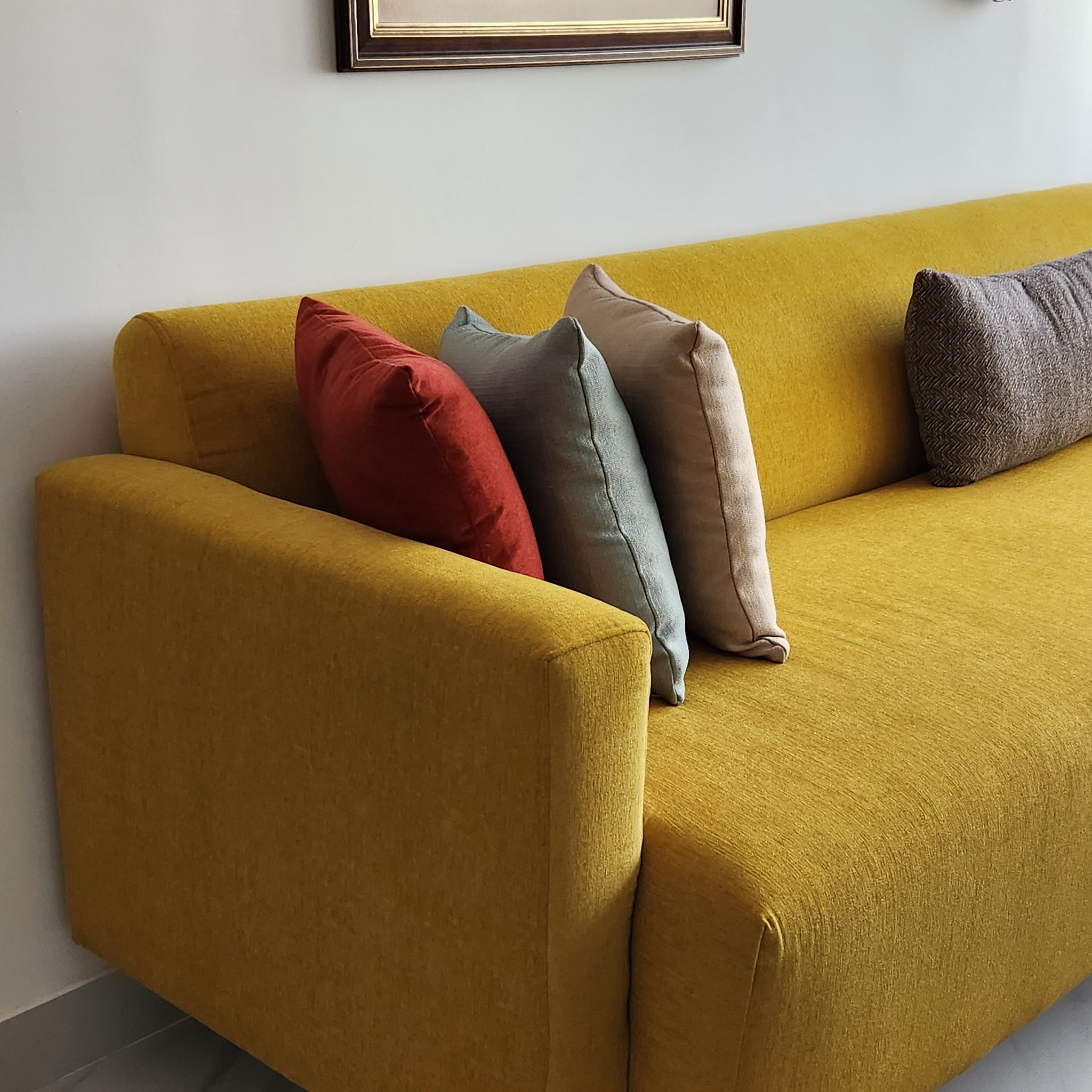 Kaanch Sofa